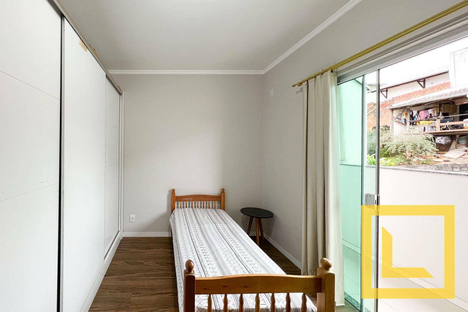 Casa à venda com 4 quartos, 320m² - Foto 12