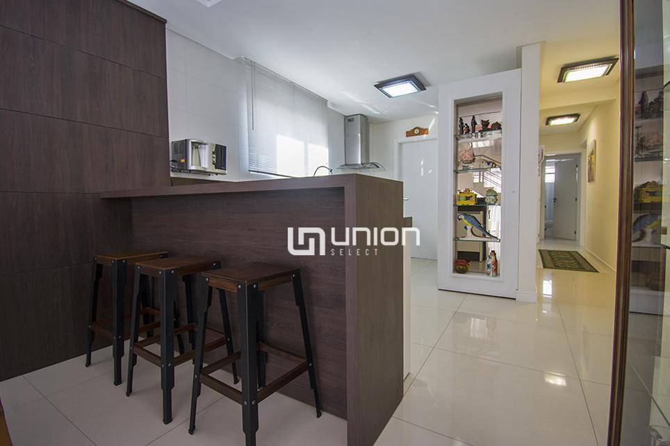 Apartamento à venda com 4 quartos, 200m² - Foto 9