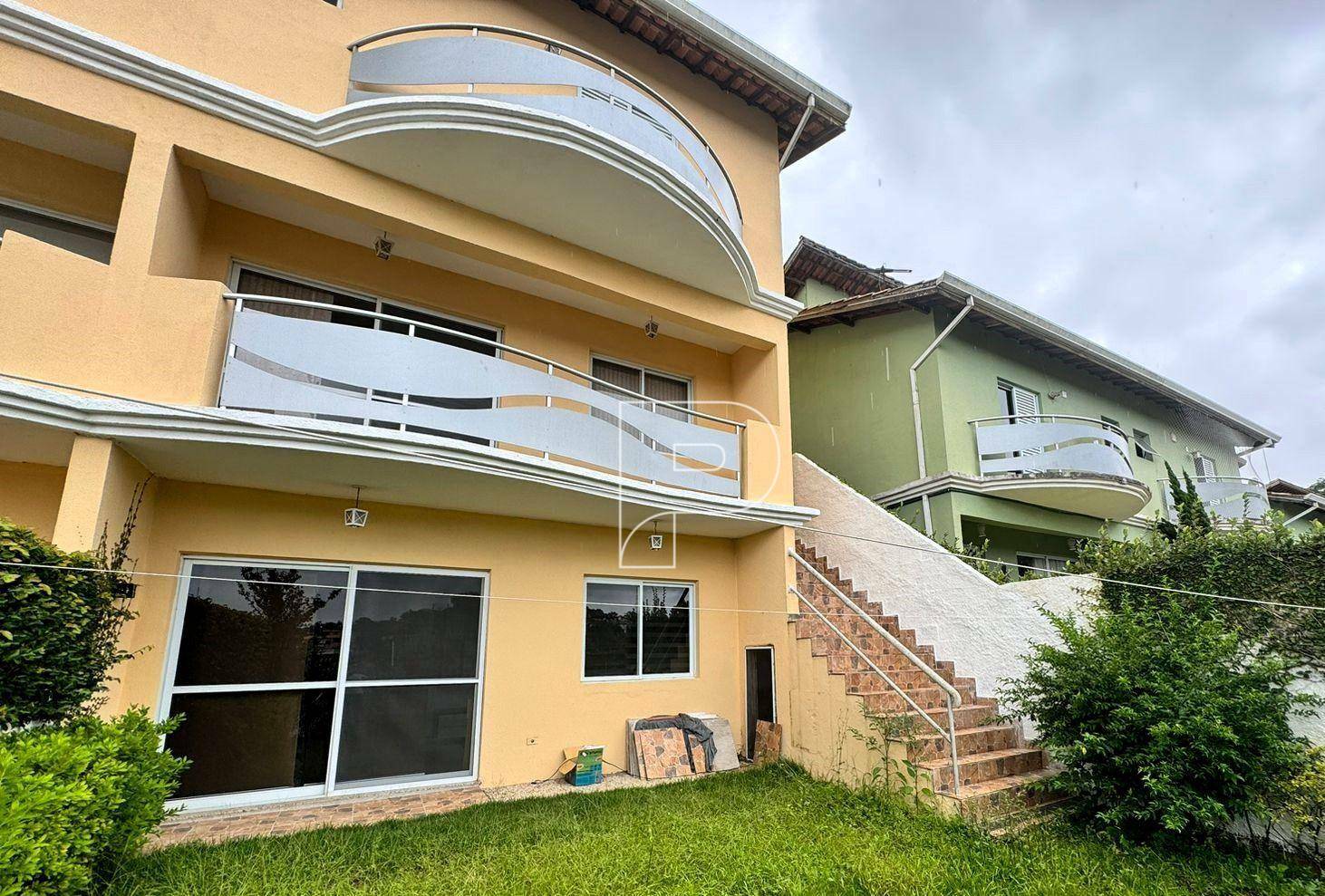 Casa de Condomínio à venda com 3 quartos, 180m² - Foto 1