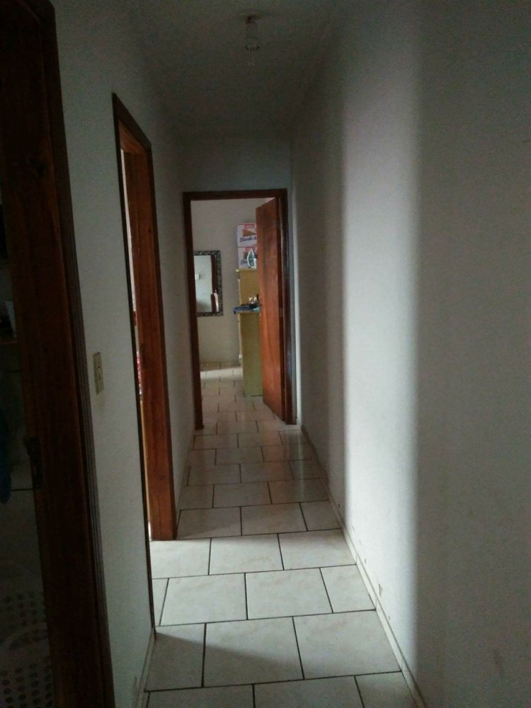 Casa à venda com 3 quartos, 105m² - Foto 2