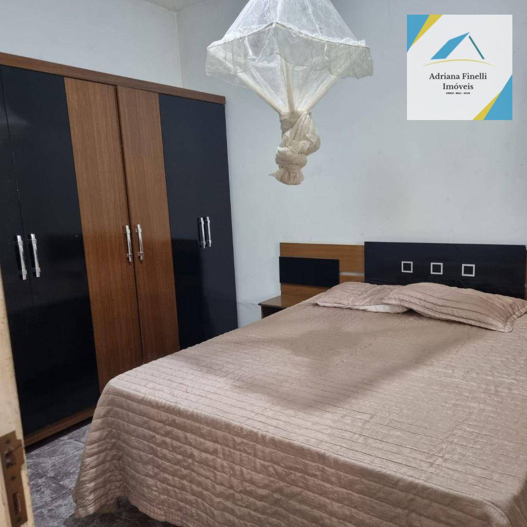 Casa à venda com 3 quartos, 60m² - Foto 2