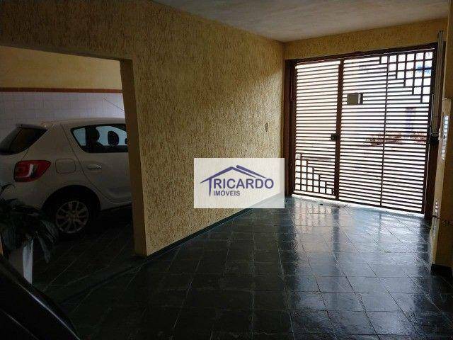 Sobrado à venda com 3 quartos, 254m² - Foto 2