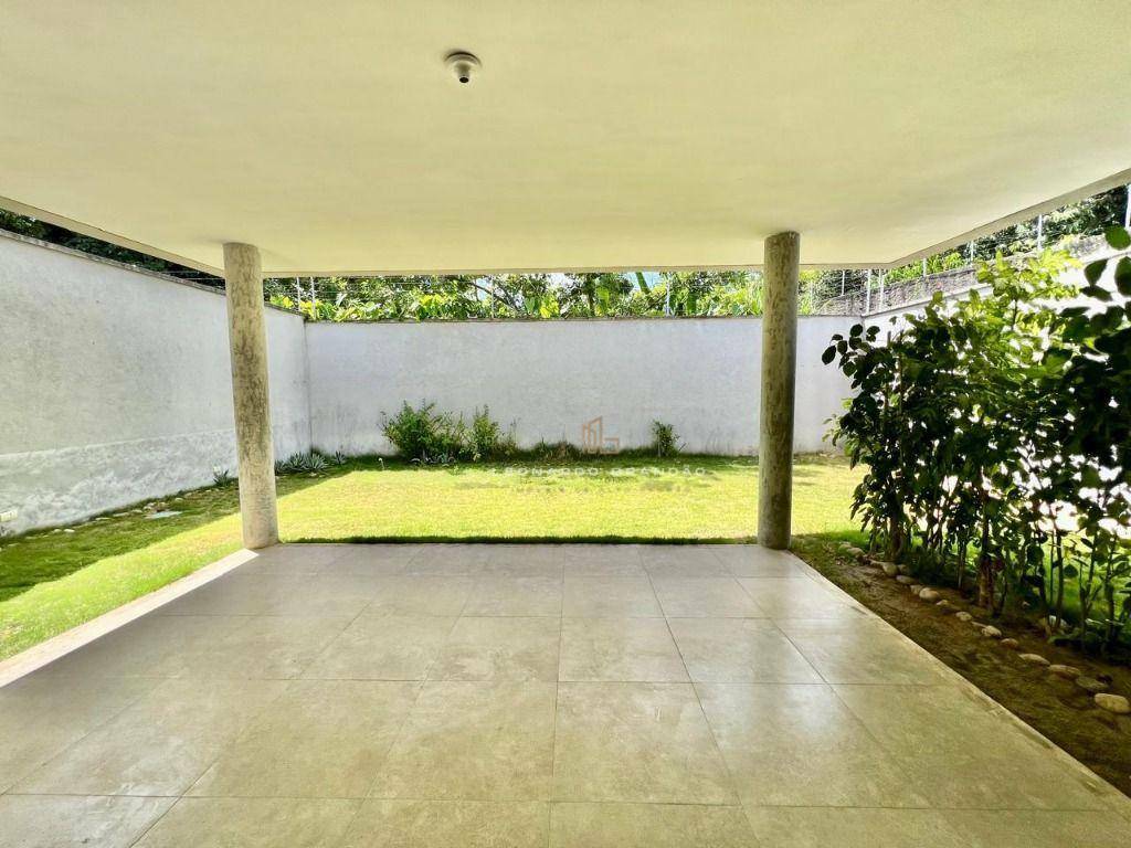 Casa de Condomínio à venda com 3 quartos, 236m² - Foto 9