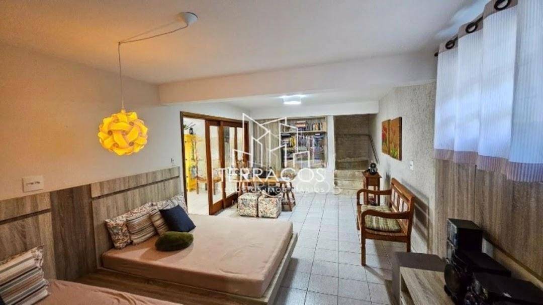 Casa à venda com 3 quartos, 400m² - Foto 44