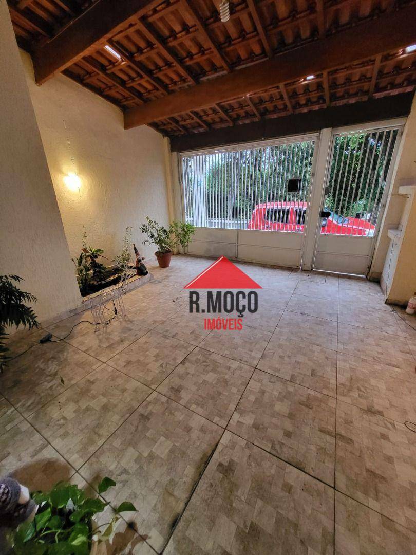 Casa à venda com 2 quartos, 100m² - Foto 4