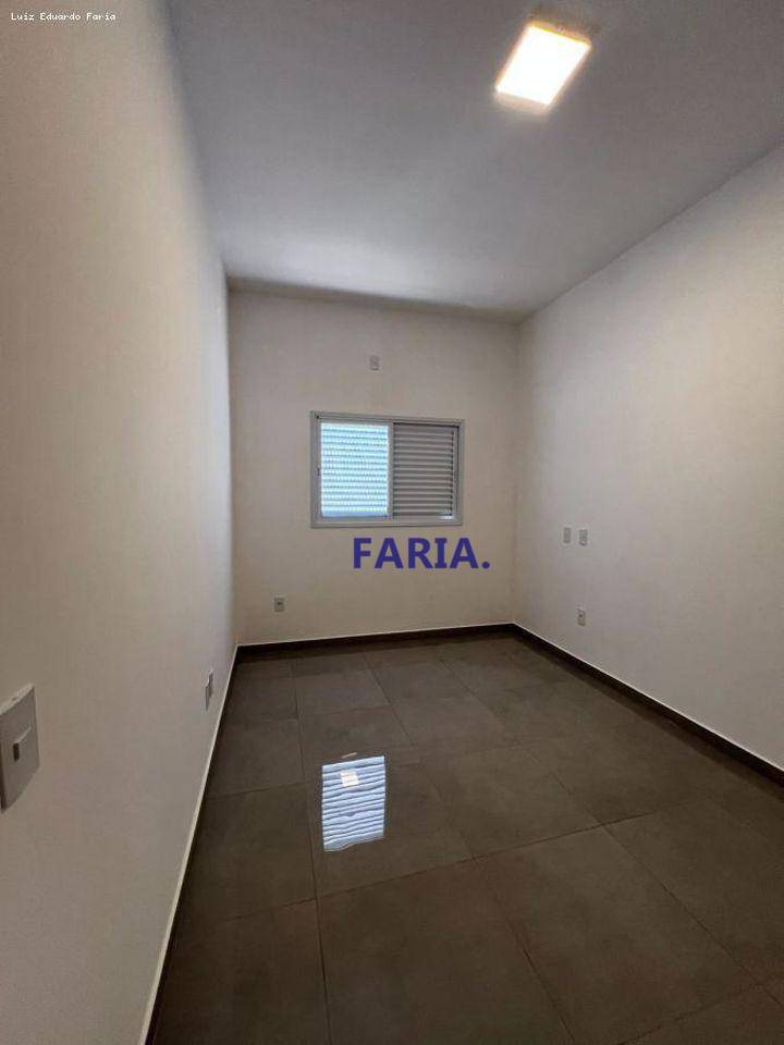 Casa à venda com 2 quartos, 145m² - Foto 8