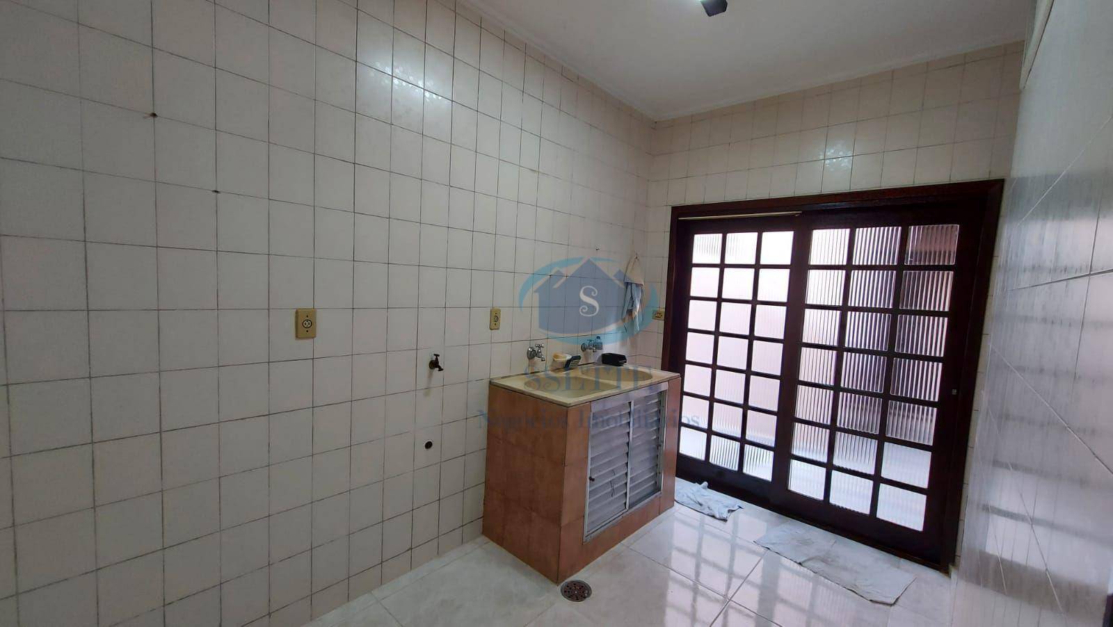 Sobrado à venda com 3 quartos, 240m² - Foto 3