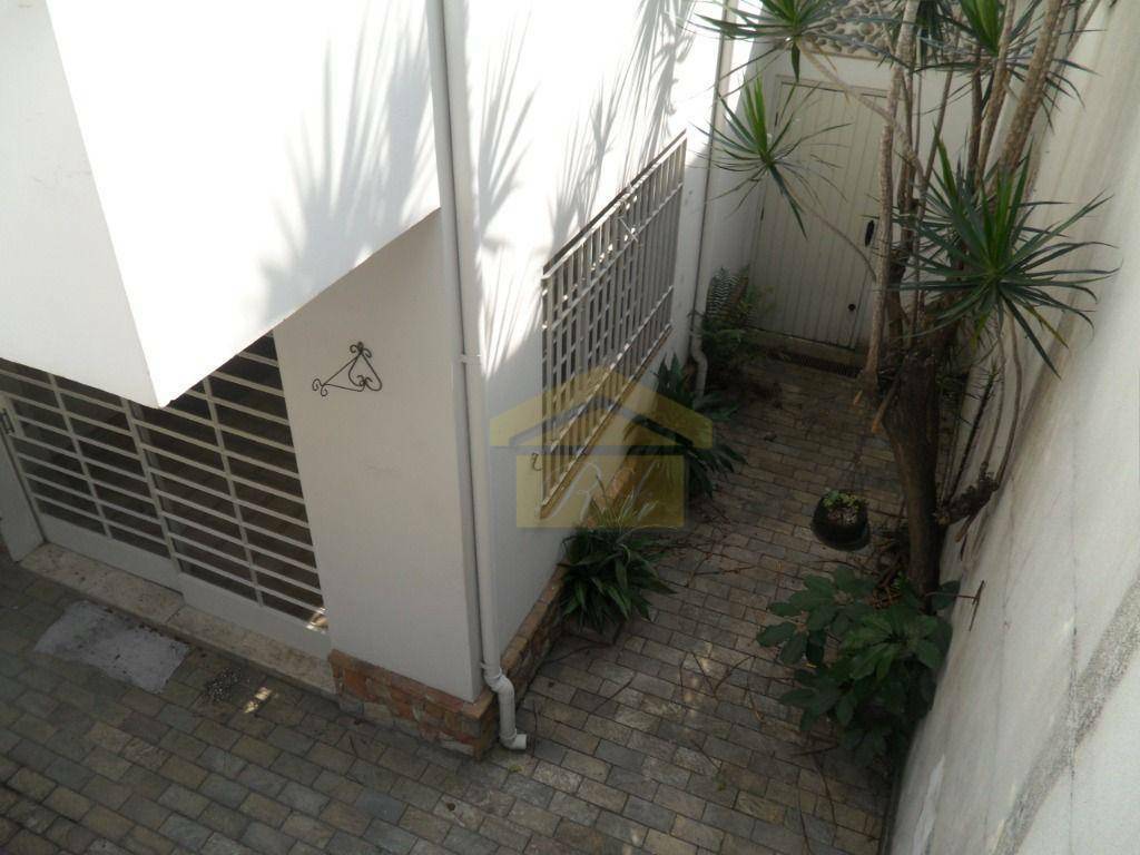 Casa para alugar com 3 quartos, 170m² - Foto 19