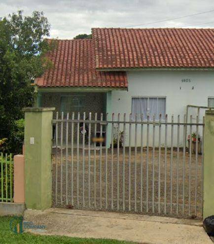 Casa à venda com 2 quartos, 80m² - Foto 1
