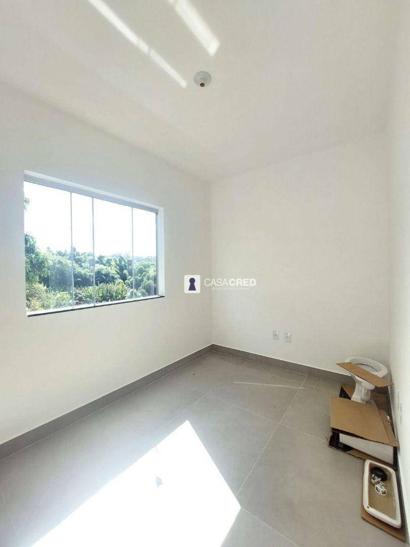 Casa à venda com 3 quartos, 75m² - Foto 11