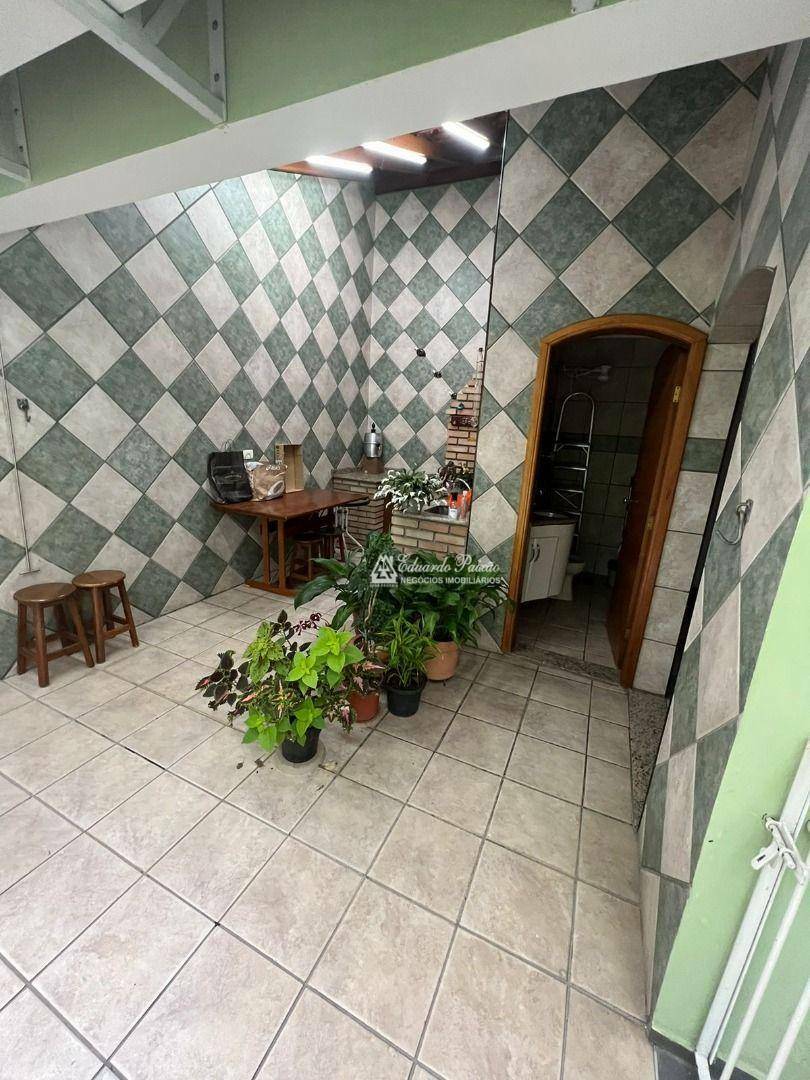 Sobrado à venda e aluguel com 3 quartos, 220m² - Foto 29