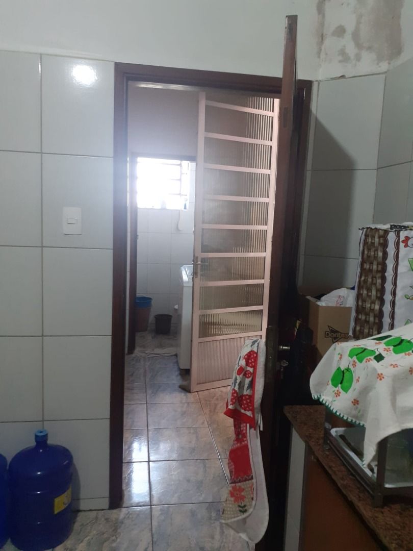 Sobrado à venda com 4 quartos, 250m² - Foto 6