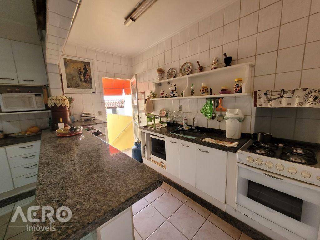 Casa à venda com 4 quartos, 190m² - Foto 19