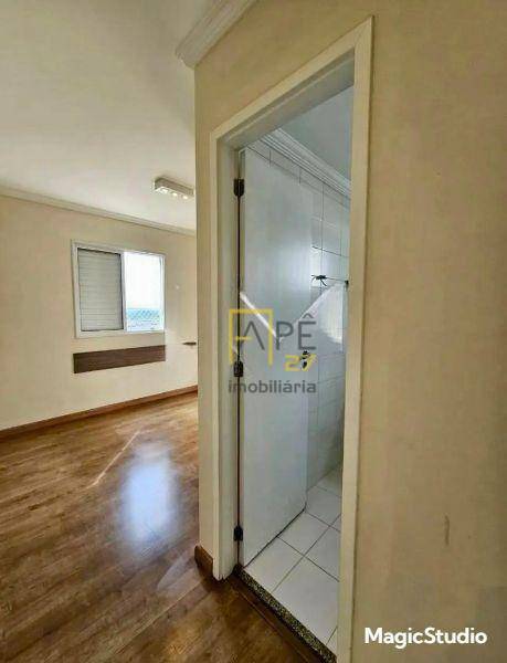 Apartamento para alugar com 3 quartos, 86m² - Foto 12