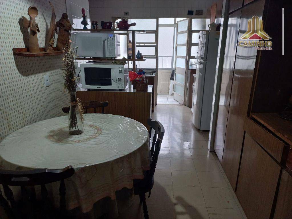 Apartamento à venda com 3 quartos, 209m² - Foto 15