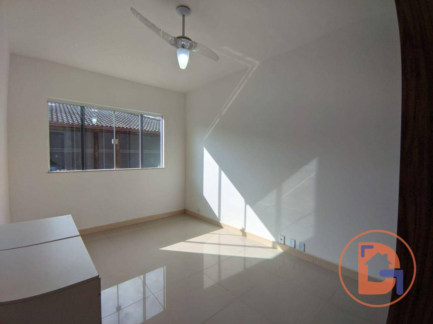 Casa à venda com 5 quartos, 240m² - Foto 14