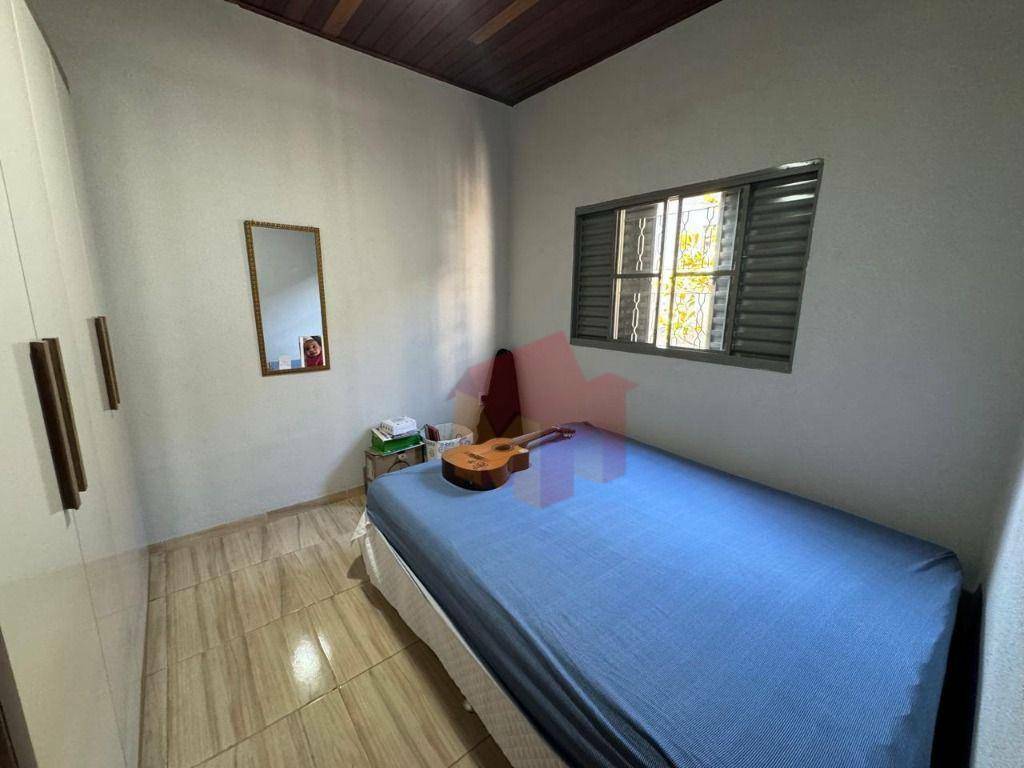Casa à venda com 5 quartos, 200m² - Foto 4