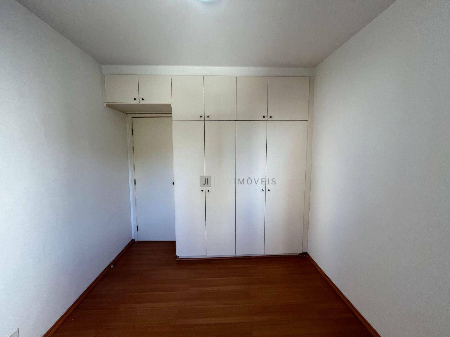 Apartamento para alugar com 4 quartos, 130m² - Foto 11