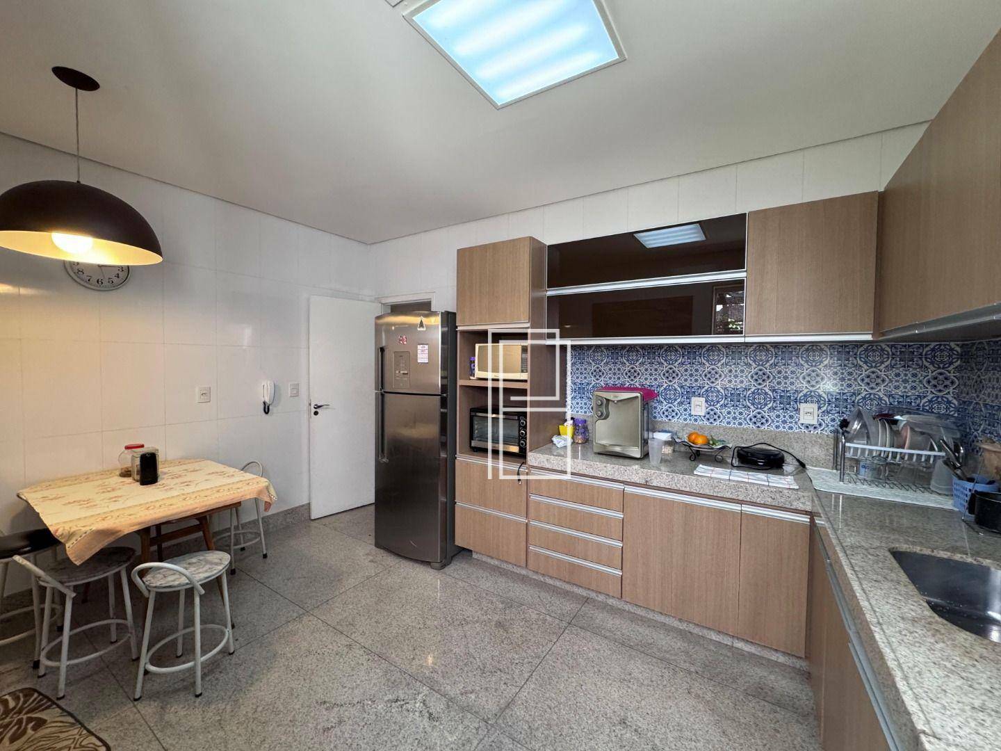 Casa à venda com 5 quartos, 280m² - Foto 4