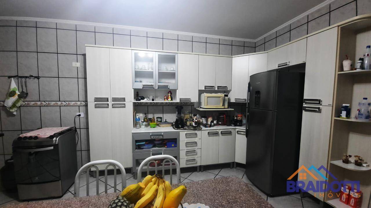 Casa à venda com 2 quartos, 184m² - Foto 4