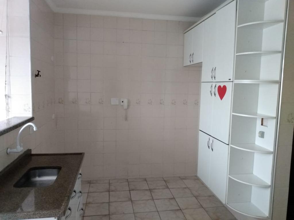 Apartamento à venda com 2 quartos, 70m² - Foto 7