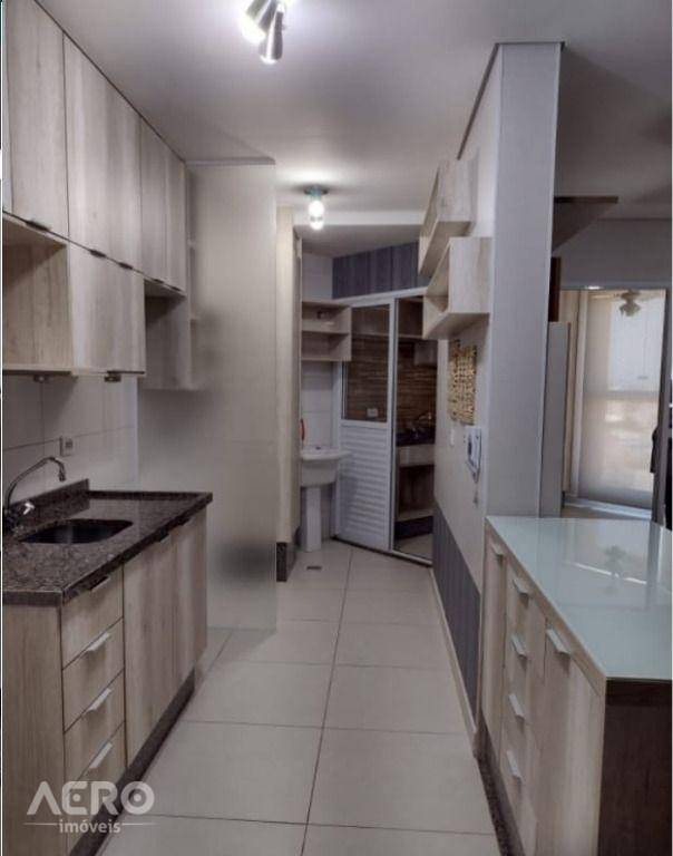 Apartamento à venda com 3 quartos, 98m² - Foto 9