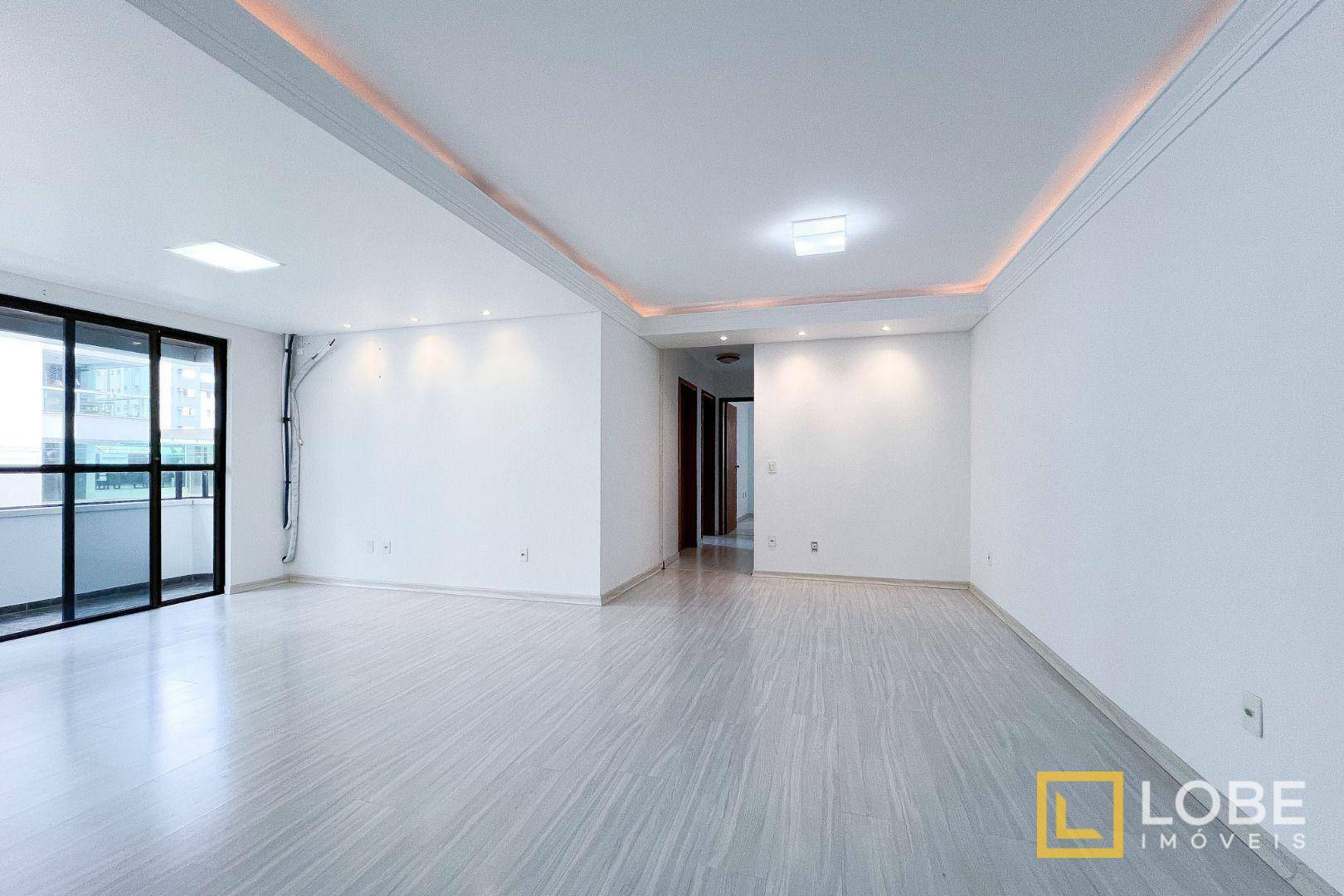 Apartamento à venda com 3 quartos, 120m² - Foto 1