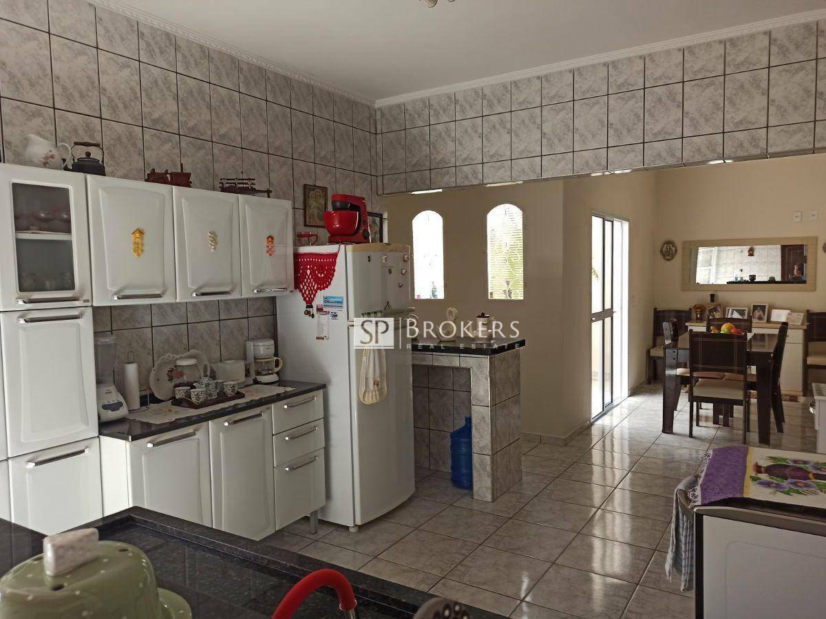 Casa à venda com 4 quartos, 210m² - Foto 19