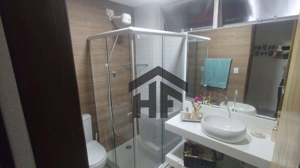 Apartamento à venda com 2 quartos, 70m² - Foto 11