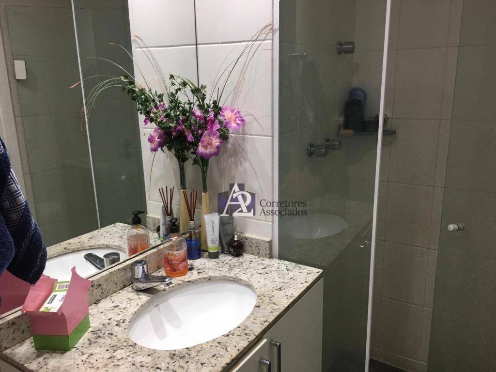 Apartamento à venda com 2 quartos, 72m² - Foto 11