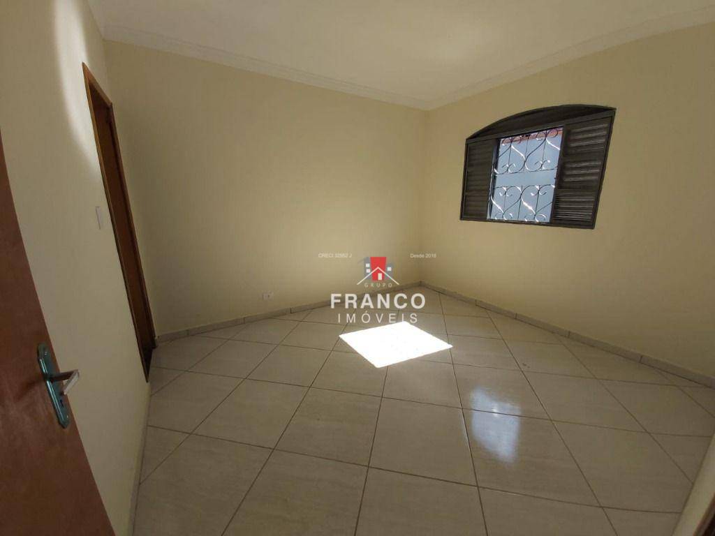 Casa à venda com 6 quartos, 300m² - Foto 10