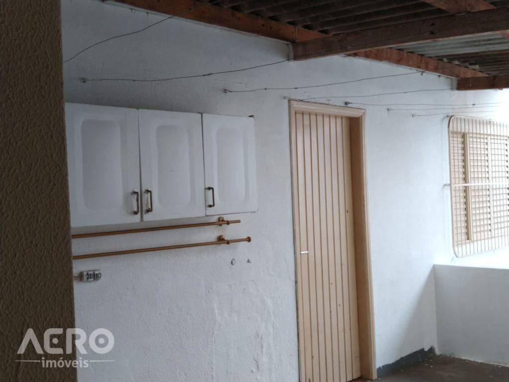 Casa à venda com 3 quartos, 156m² - Foto 3