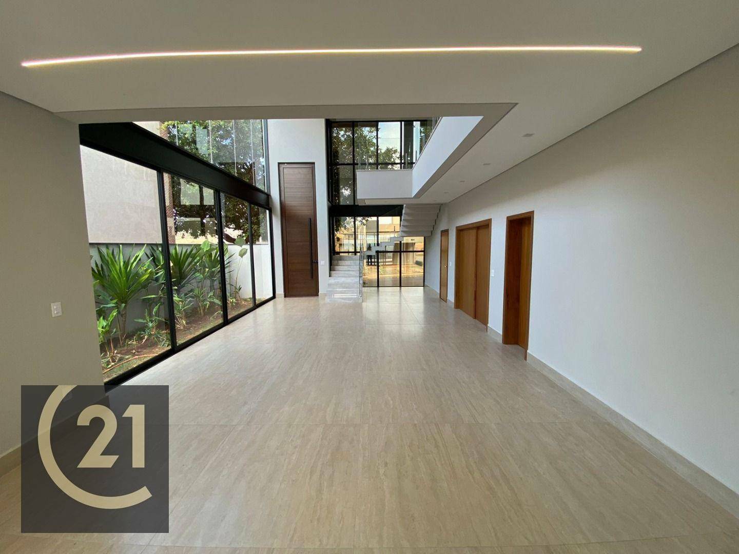 Sobrado à venda com 4 quartos, 372m² - Foto 1