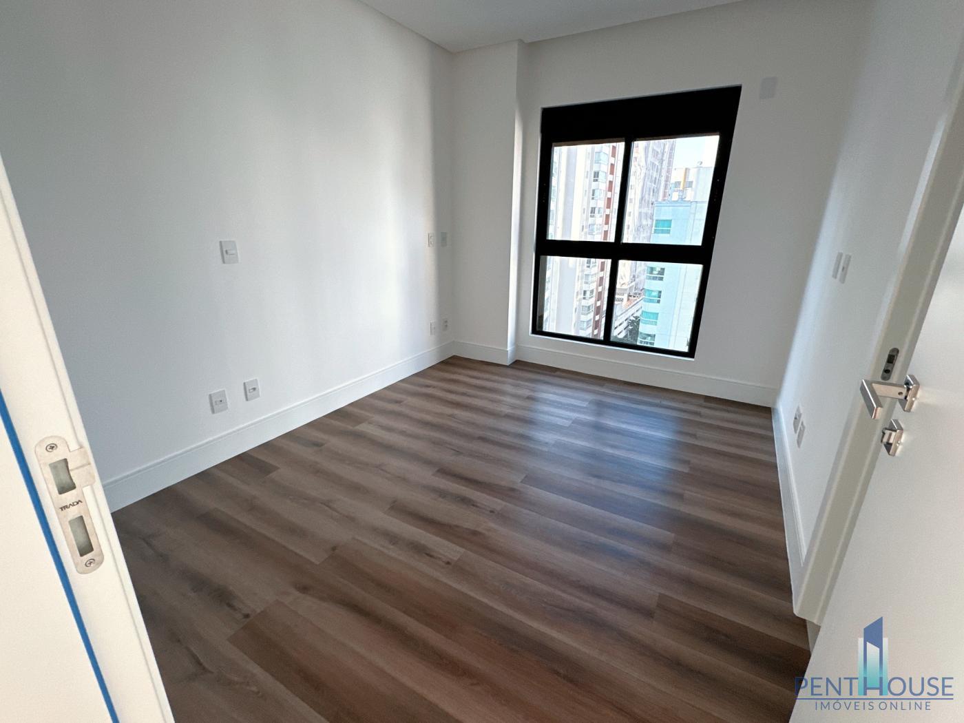 Apartamento à venda com 4 quartos, 154m² - Foto 5