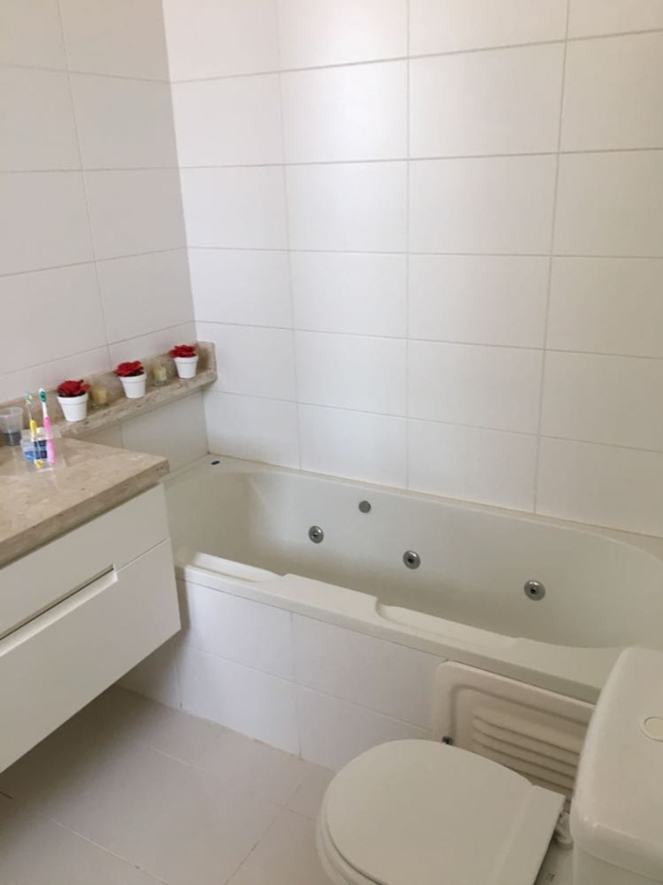 Apartamento à venda com 3 quartos, 210m² - Foto 2