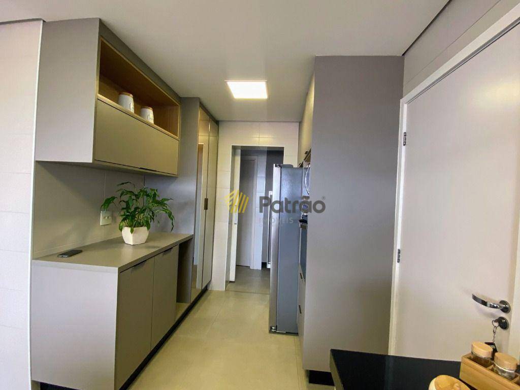 Apartamento à venda com 3 quartos, 200m² - Foto 11