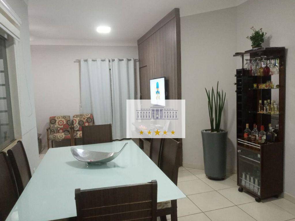 Casa à venda com 3 quartos, 110m² - Foto 1