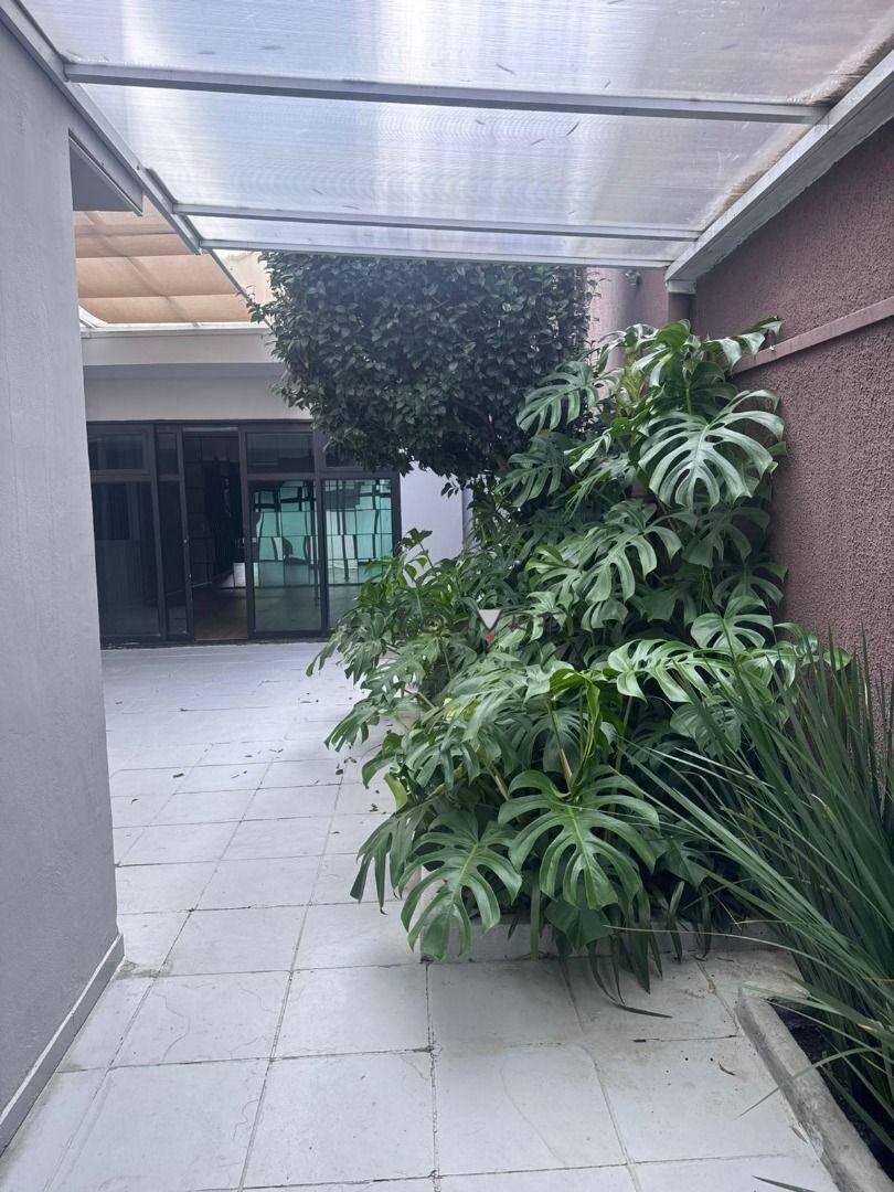 Casa à venda e aluguel com 6 quartos, 350m² - Foto 12