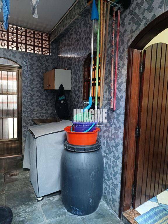 Sobrado à venda com 3 quartos, 200m² - Foto 12