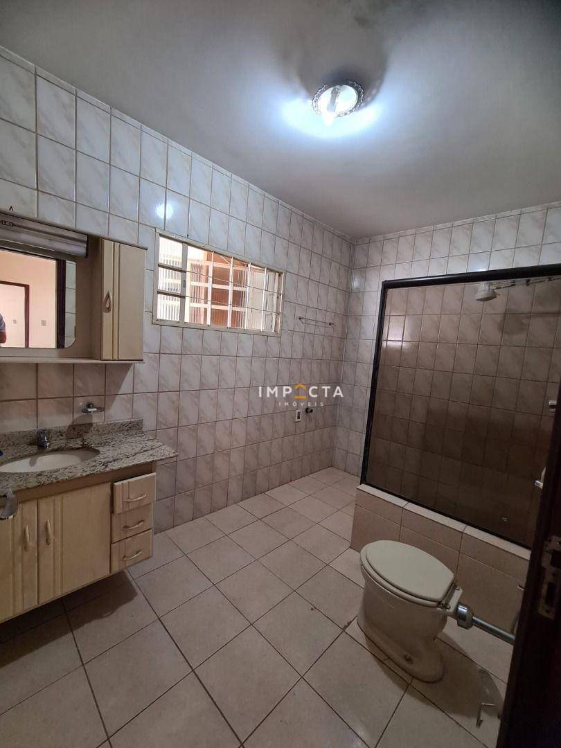 Casa à venda com 6 quartos, 270m² - Foto 17