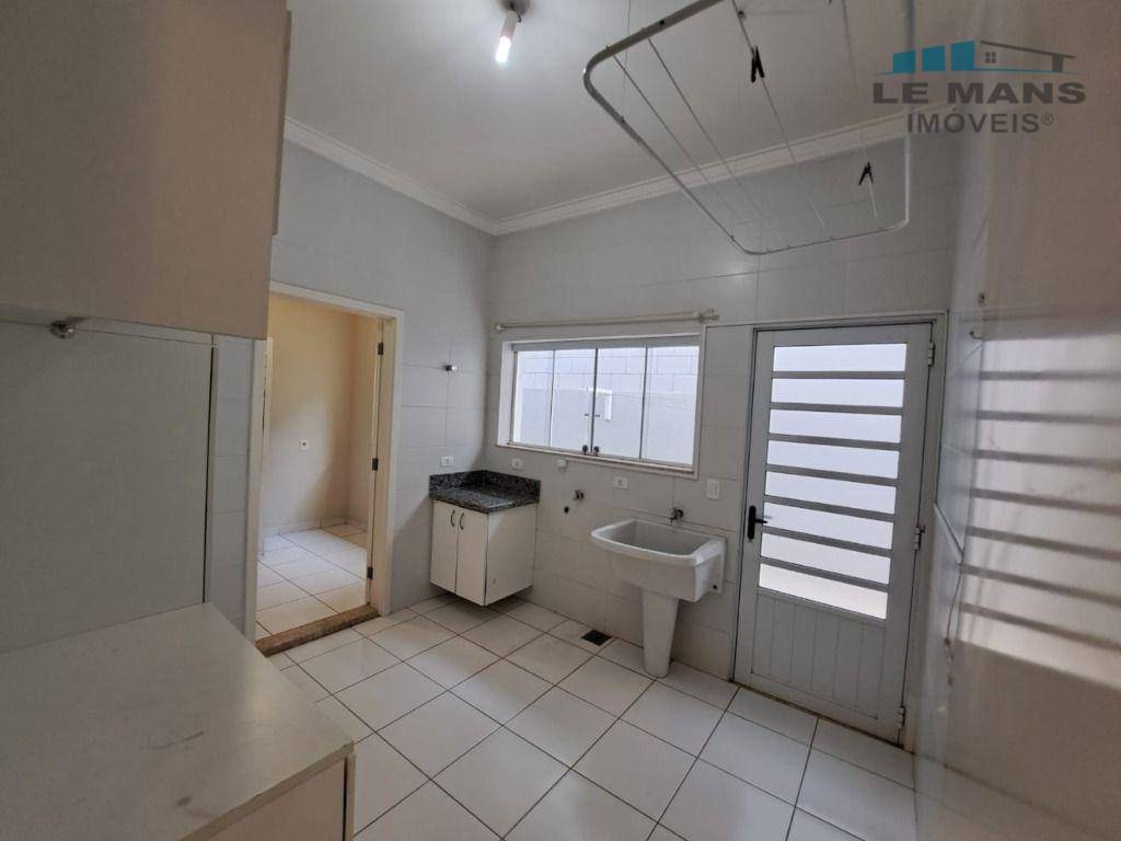 Casa de Condomínio para alugar com 4 quartos, 295m² - Foto 27