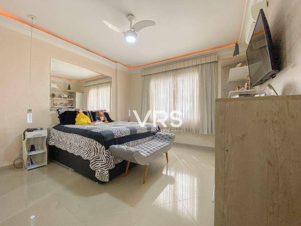 Apartamento à venda com 4 quartos, 221m² - Foto 17