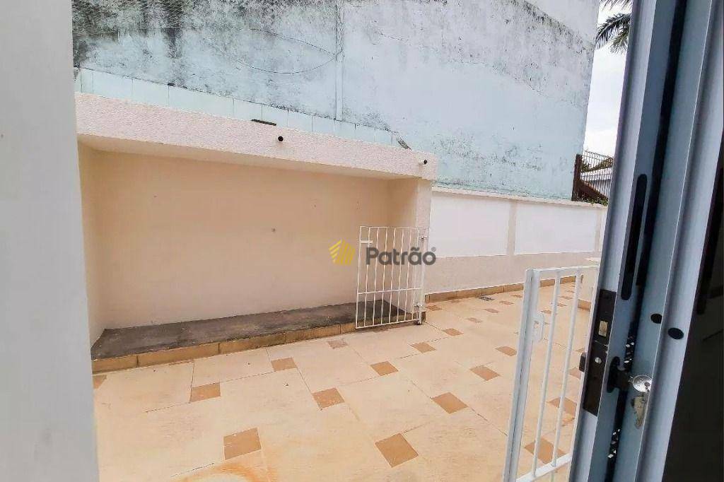 Casa à venda e aluguel com 5 quartos, 500m² - Foto 13