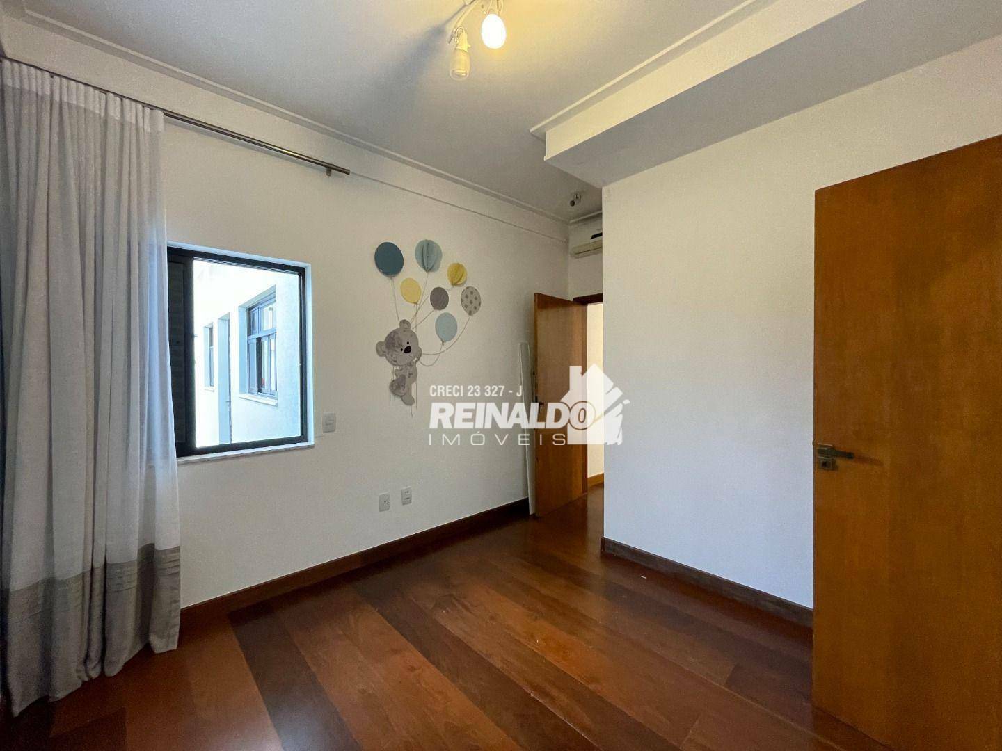 Casa à venda com 4 quartos, 241m² - Foto 15