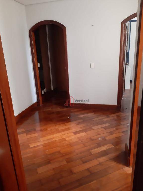 Cobertura para alugar com 3 quartos, 380m² - Foto 4