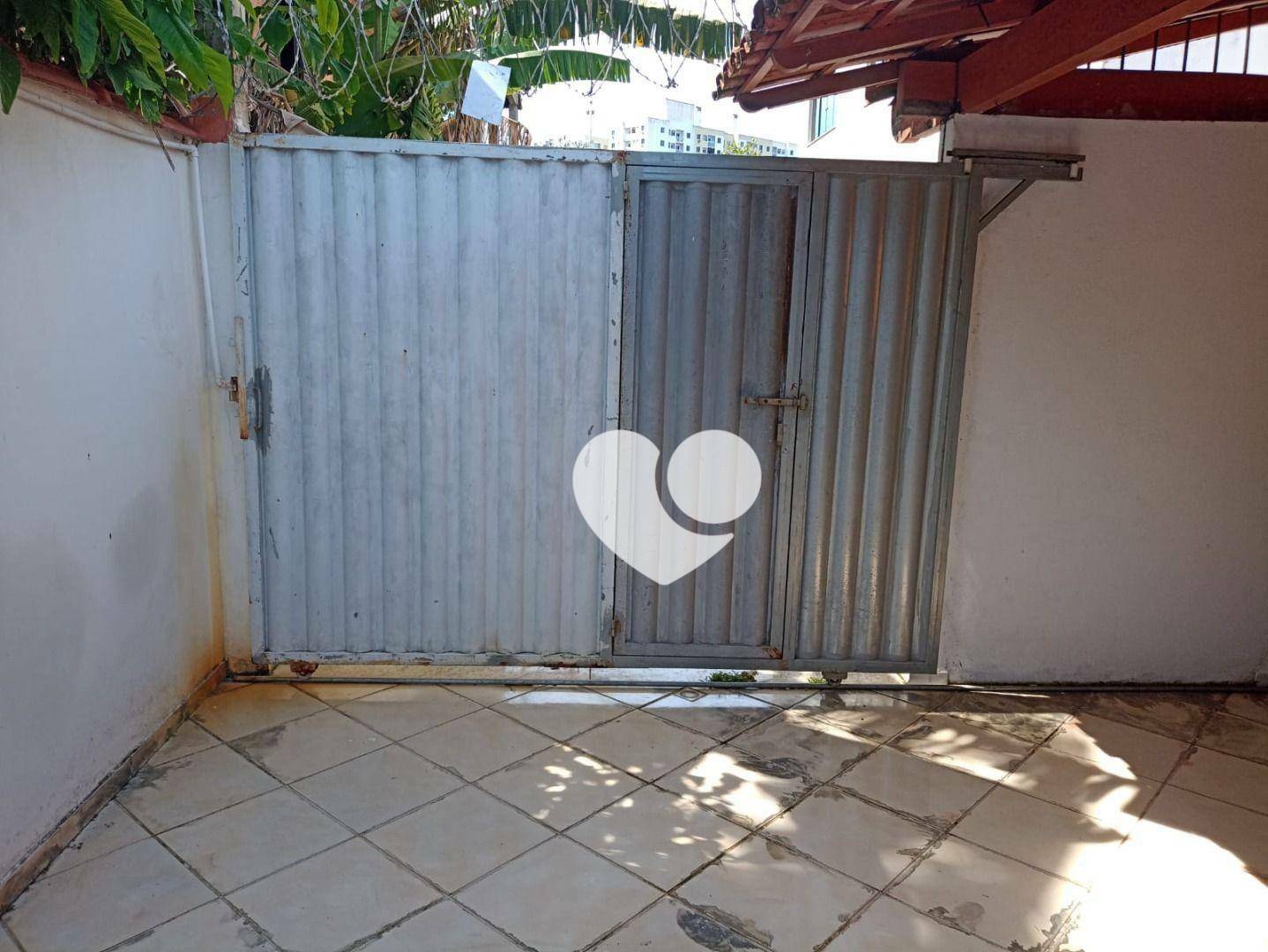 Casa à venda com 3 quartos, 200m² - Foto 13