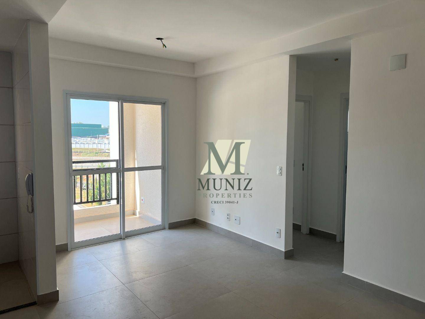 Apartamento à venda com 2 quartos, 61m² - Foto 1