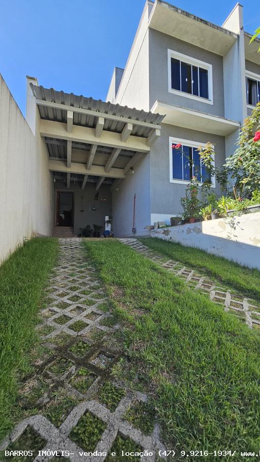 Casa à venda com 4 quartos, 97m² - Foto 3