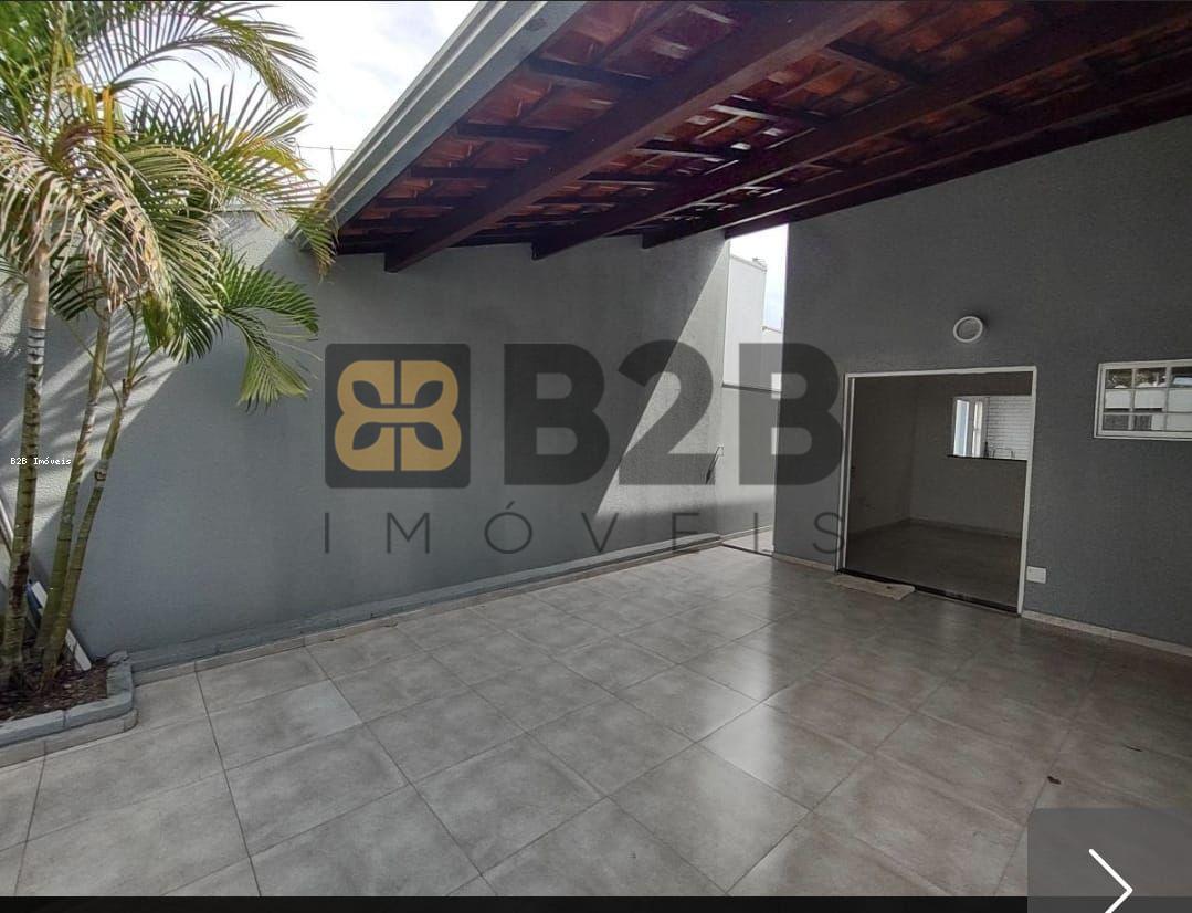 Casa à venda com 3 quartos, 110m² - Foto 1