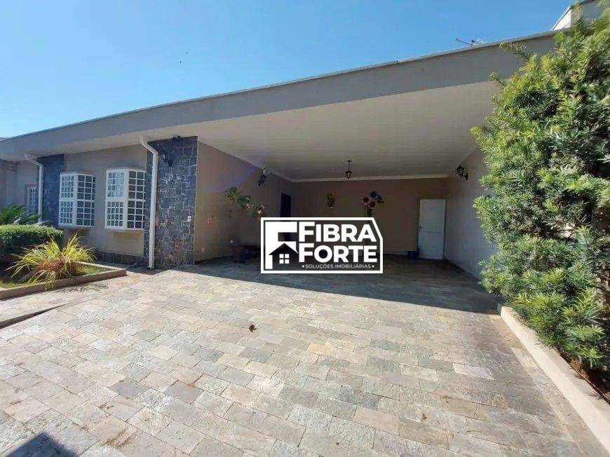 Casa à venda com 3 quartos, 175m² - Foto 2